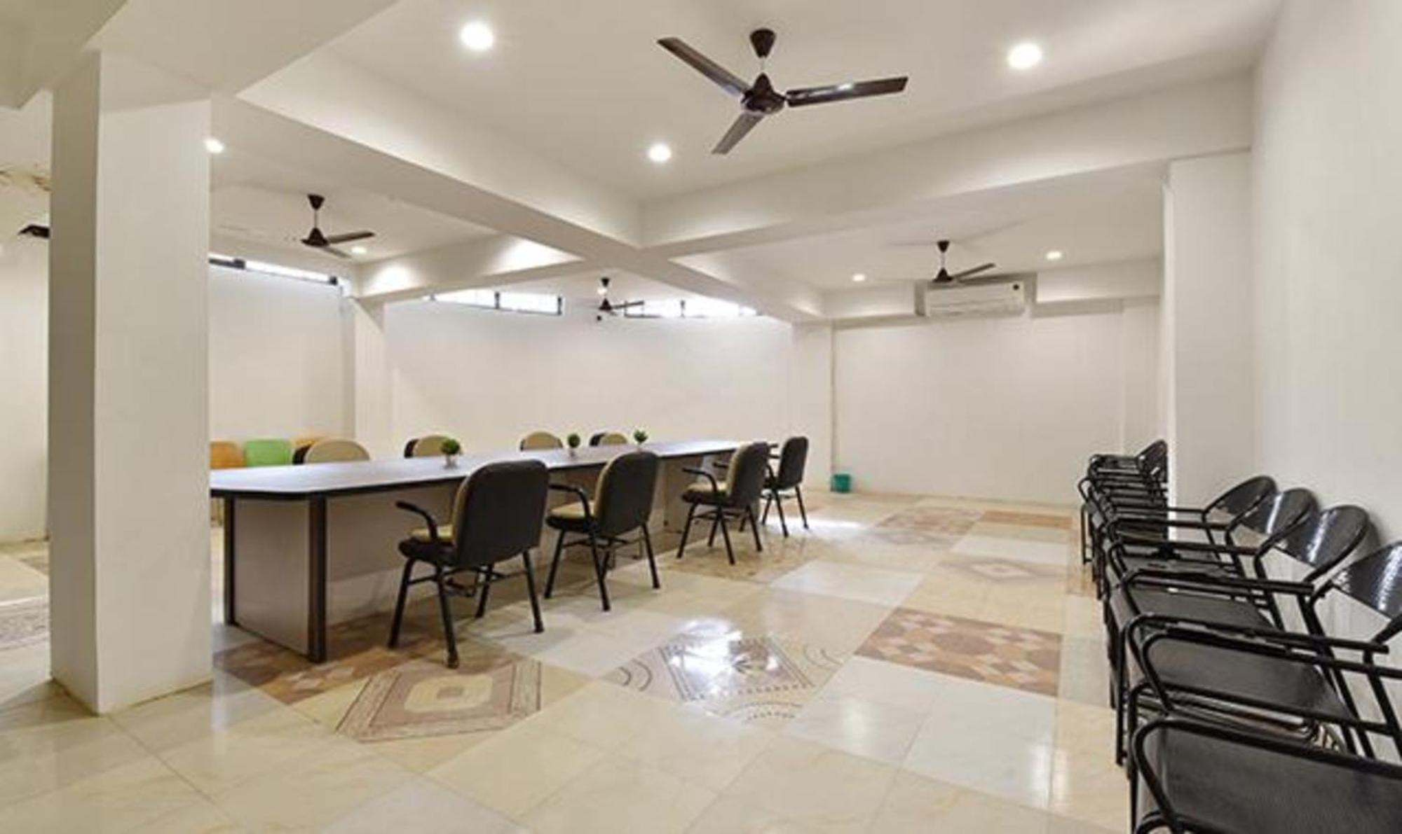 Fabhotel Siddharth Corporate - Vavol, 甘地讷格尔 外观 照片
