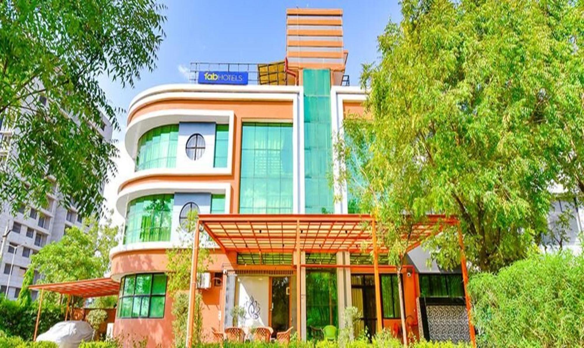 Fabhotel Siddharth Corporate - Vavol, 甘地讷格尔 外观 照片